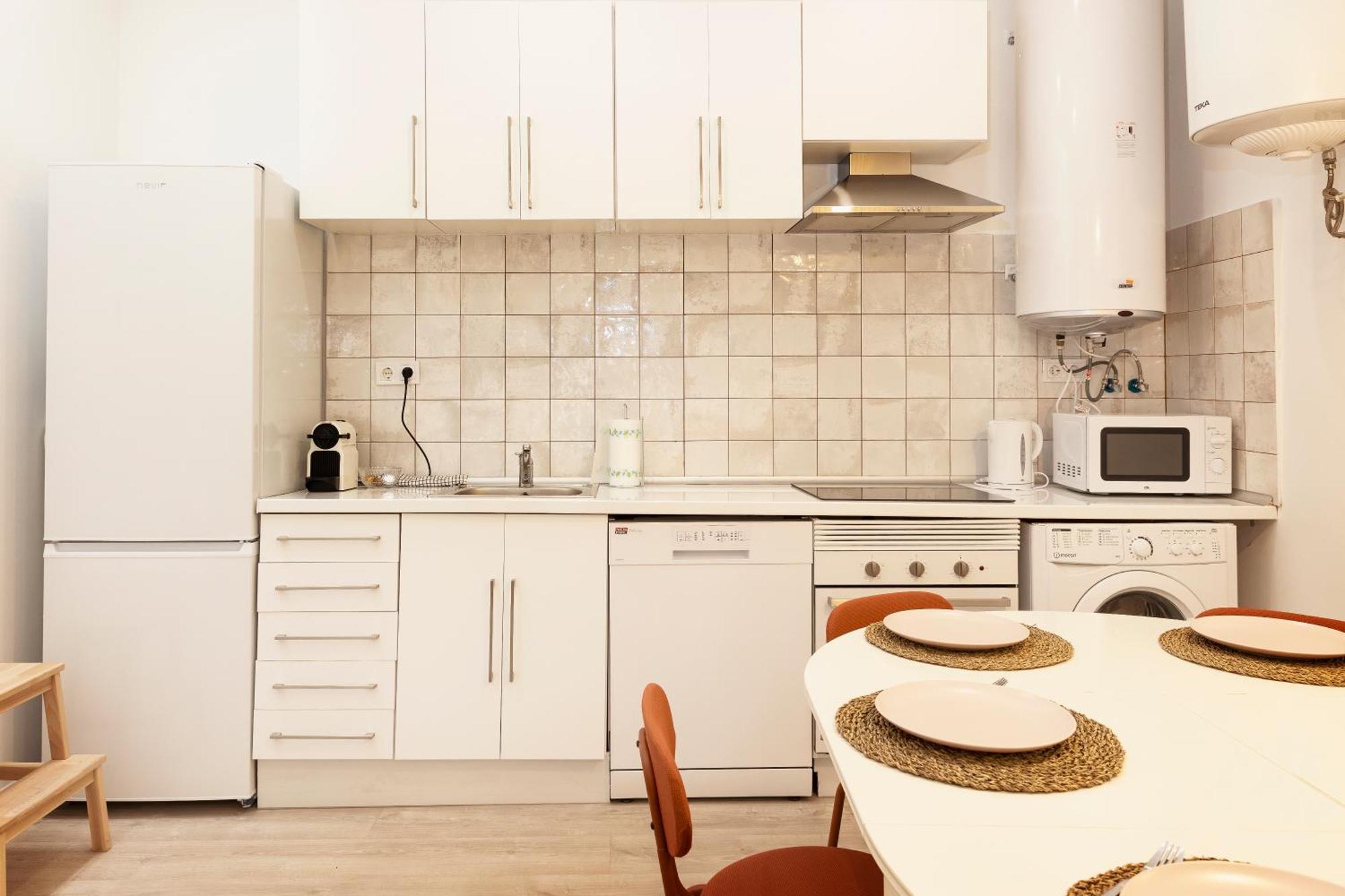 Bravo Murillo Apartment มาดริด ภายนอก รูปภาพ